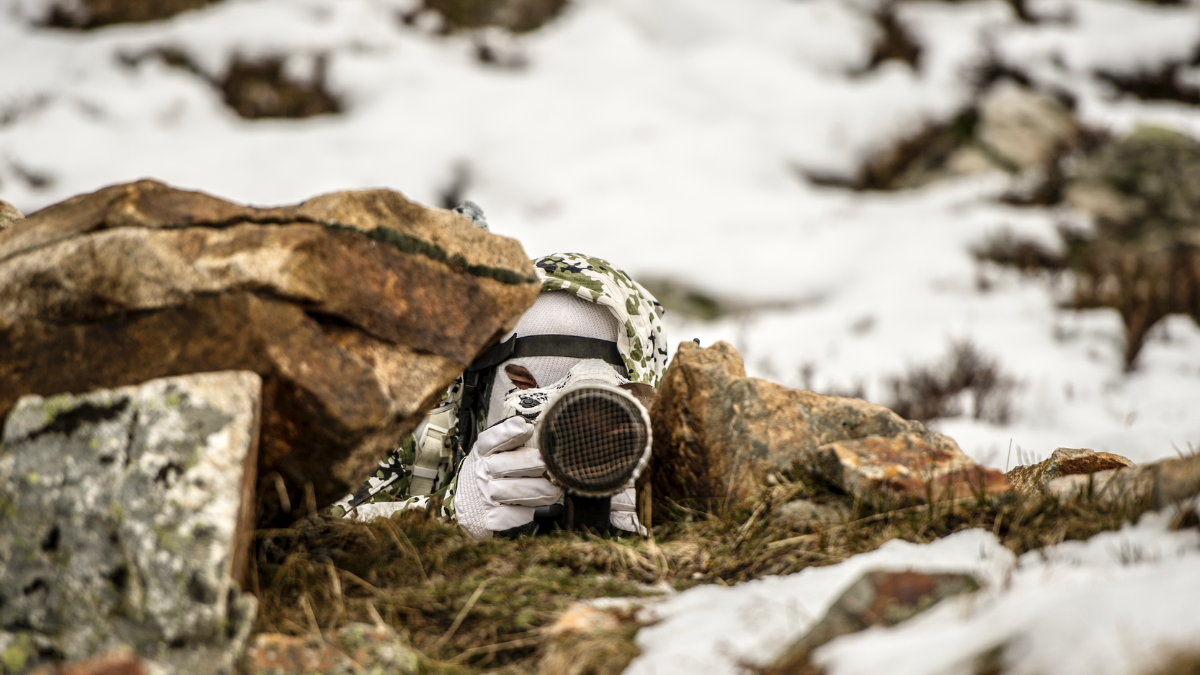 "A member of the 13th RDP’s search team in the mountains – extreme cold" © Christophe M