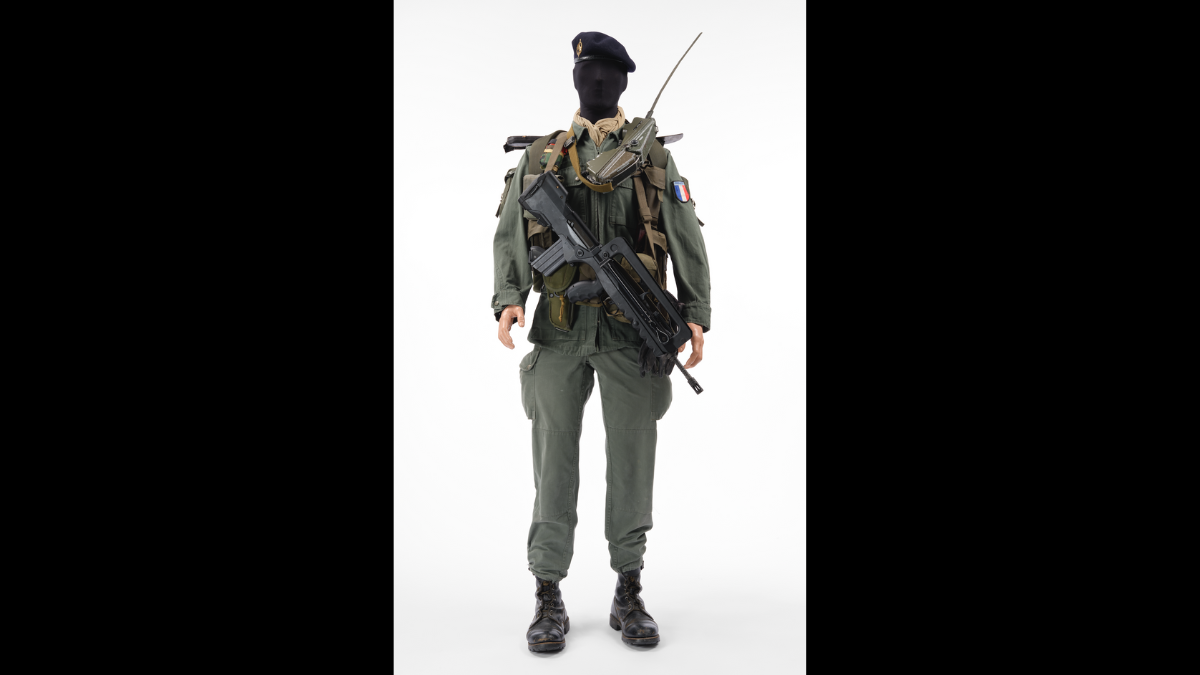 "The uniform of the CPA 10 in Africa", Paris, Musée de l'Armée and loaned by the CPA 10. © Paris – Musée de l'Armée, Dist, RMN-Grand Palais / Thierry Ollivier