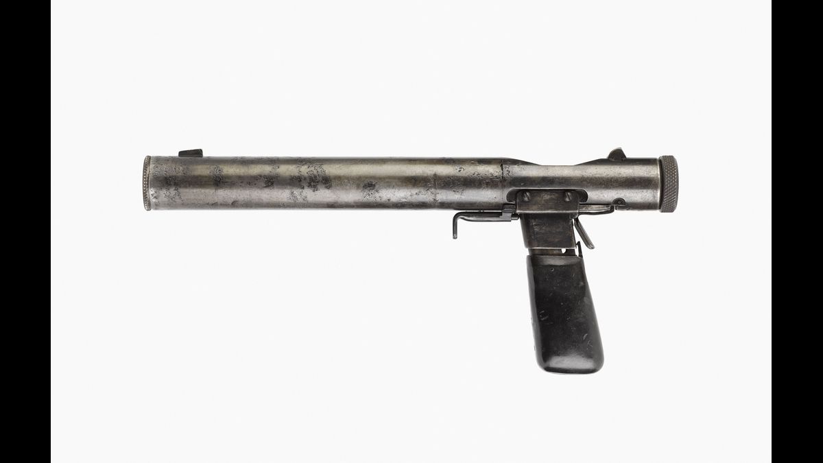 Pistolet silencieux Welrod MK IIA de calibre 7,65 mm, 2014.37.1. Don de Monsieur Chobeaux / Paris, musée de l'Armée © Paris - Musée de l'Armée, Dist. RMN-Grand Palais / Emilie Cambier
