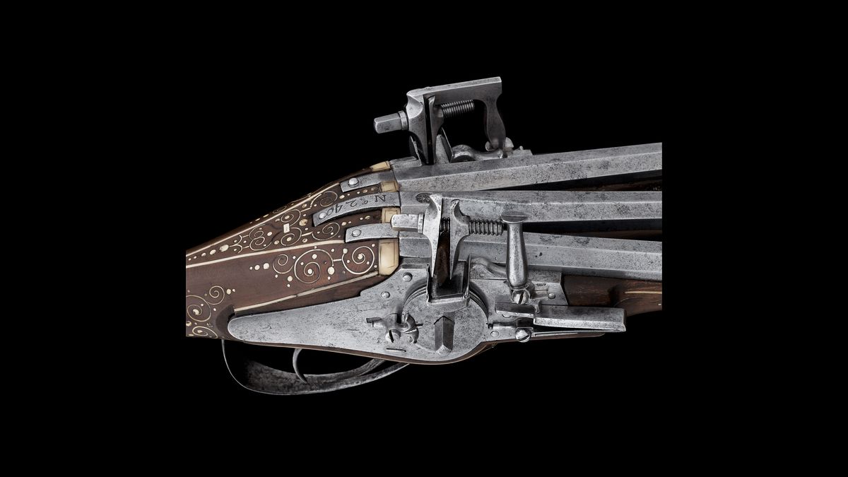 Pistolet à rouet à triple canon crée vers 1610-1620 (C) Paris - Musée de l'Armée, Dist. RMN-Grand Palais / Jean-Yves et Nicolas Dubois