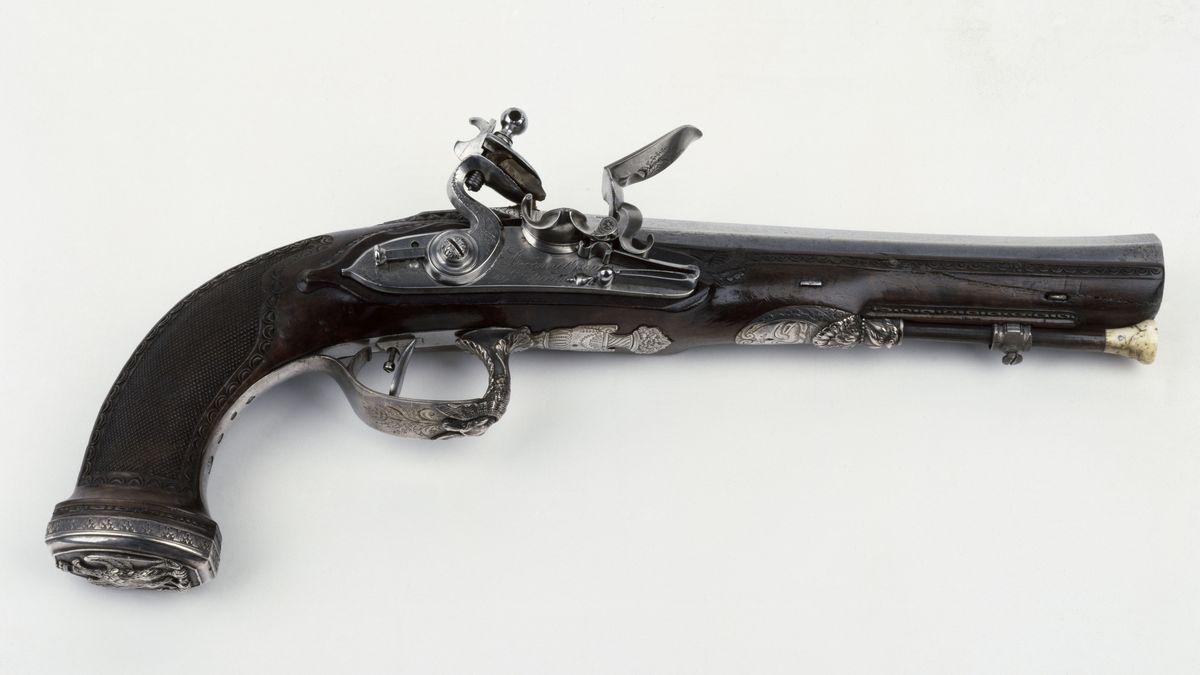Pistolet pris dans les fourgons de Napoléon Ier après Waterloo (C) Paris - Musée de l'Armée, Dist. RMN-Grand Palais / Pascal Segrette